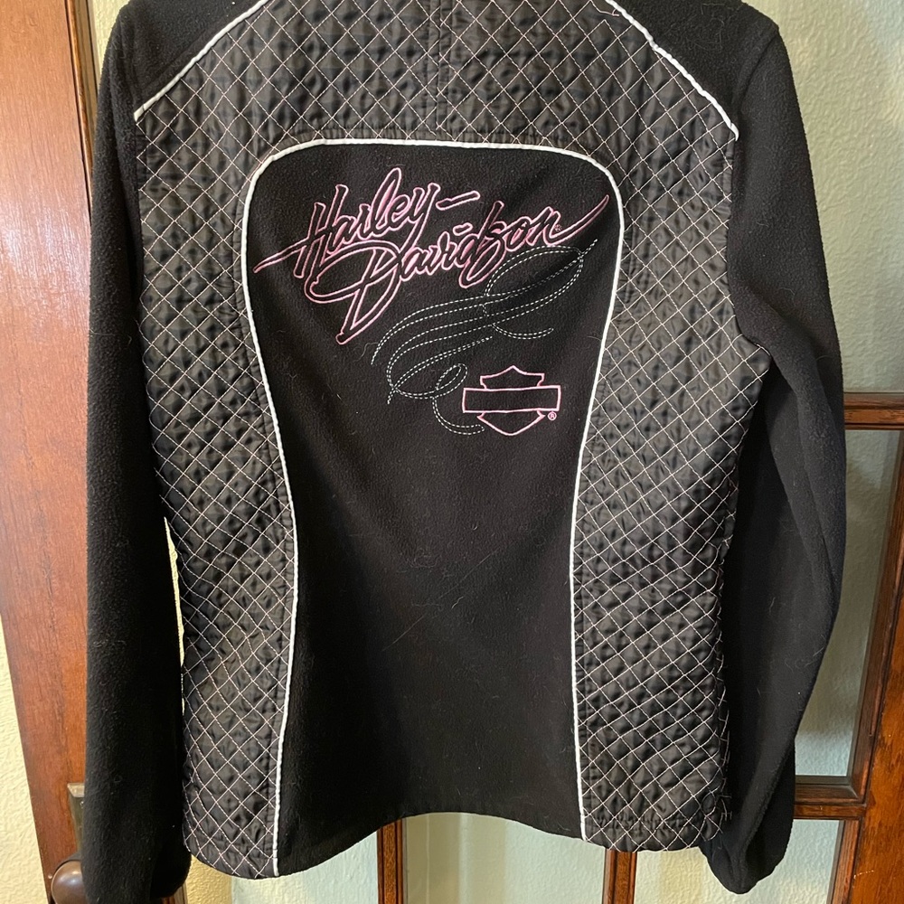 Size Small Harley Davidson fleece zip up jacket.